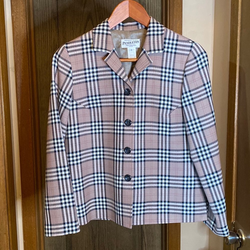 Made in USA! Vtg Pendleton Ladies Suit Jacket/Blazer Size 4 in Great Condition!